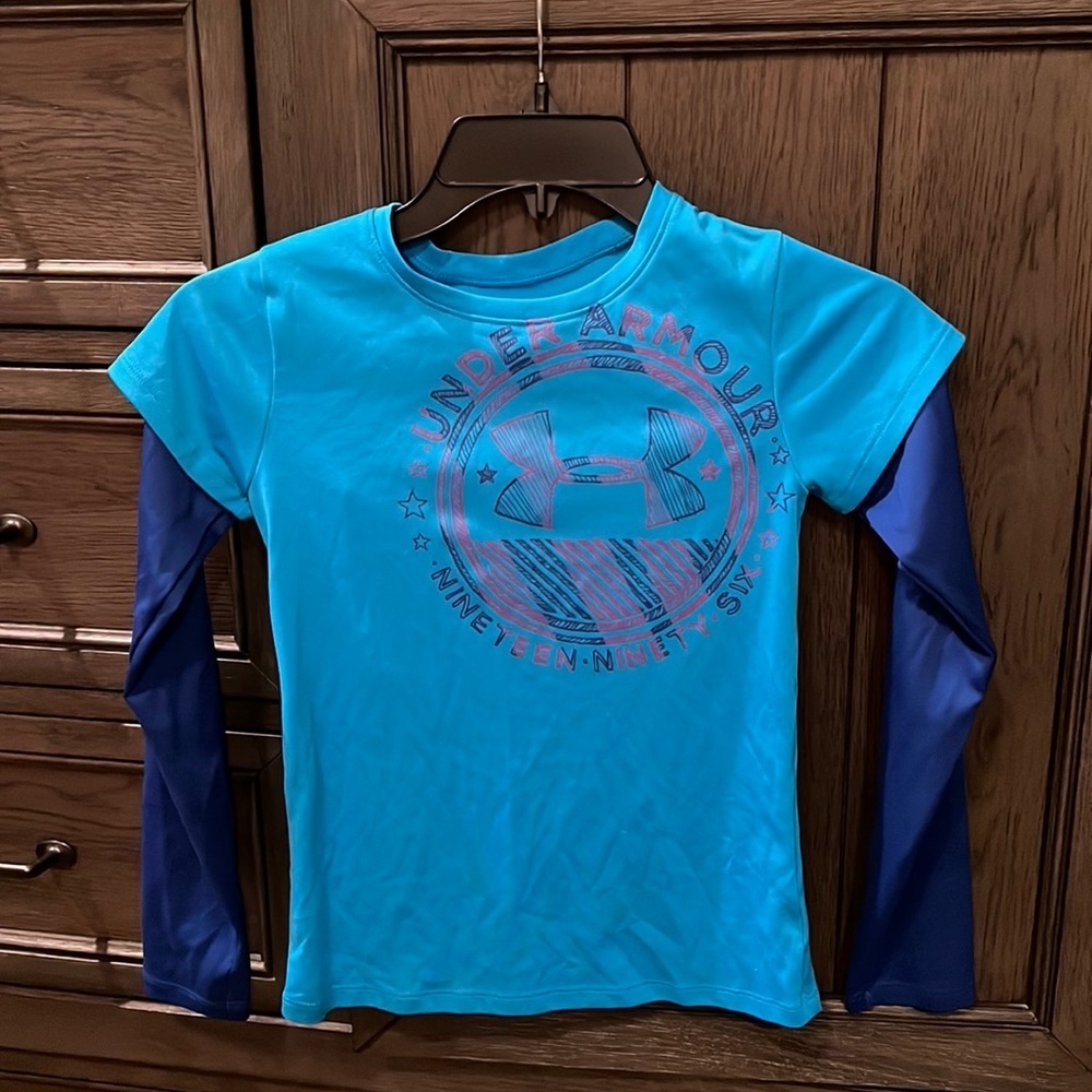 Under Armour heat gear shirt​​, girl, EUC